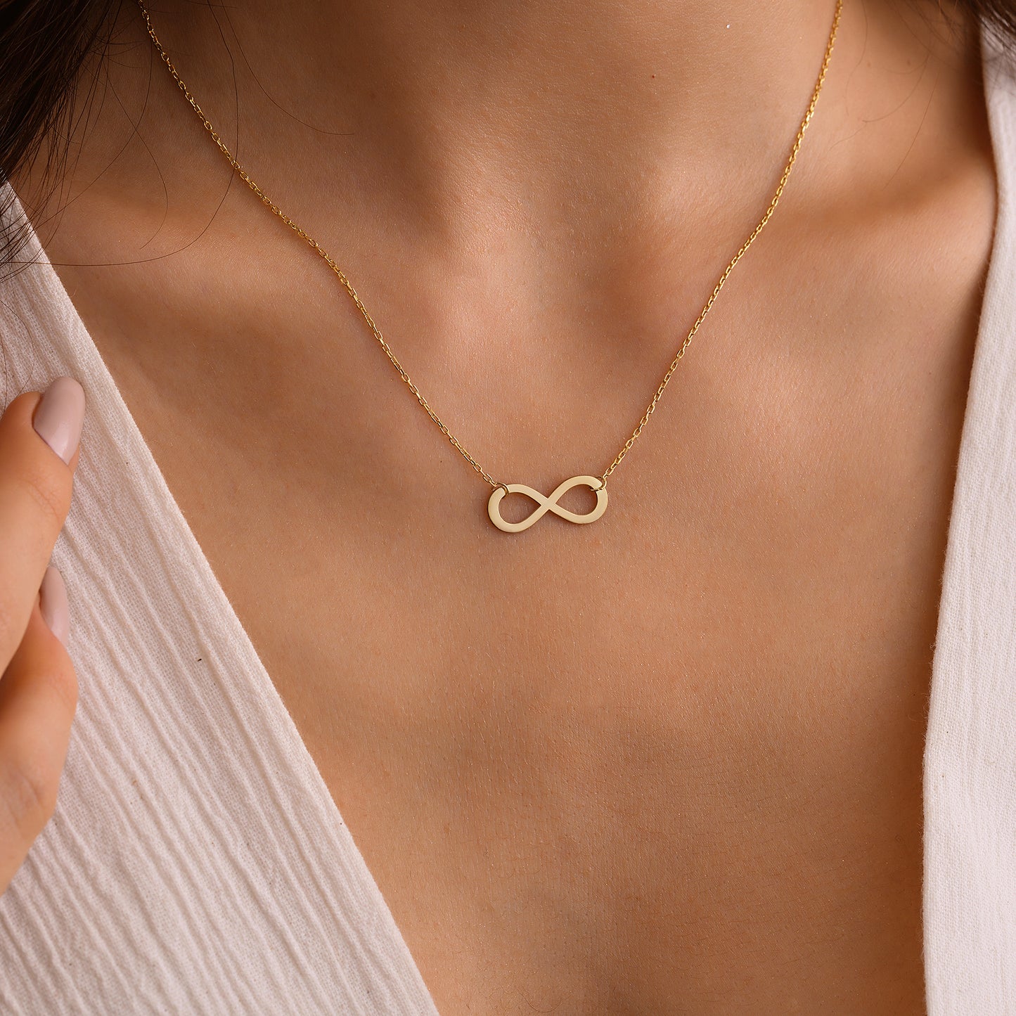 Engravable Infinity Necklace Model 1