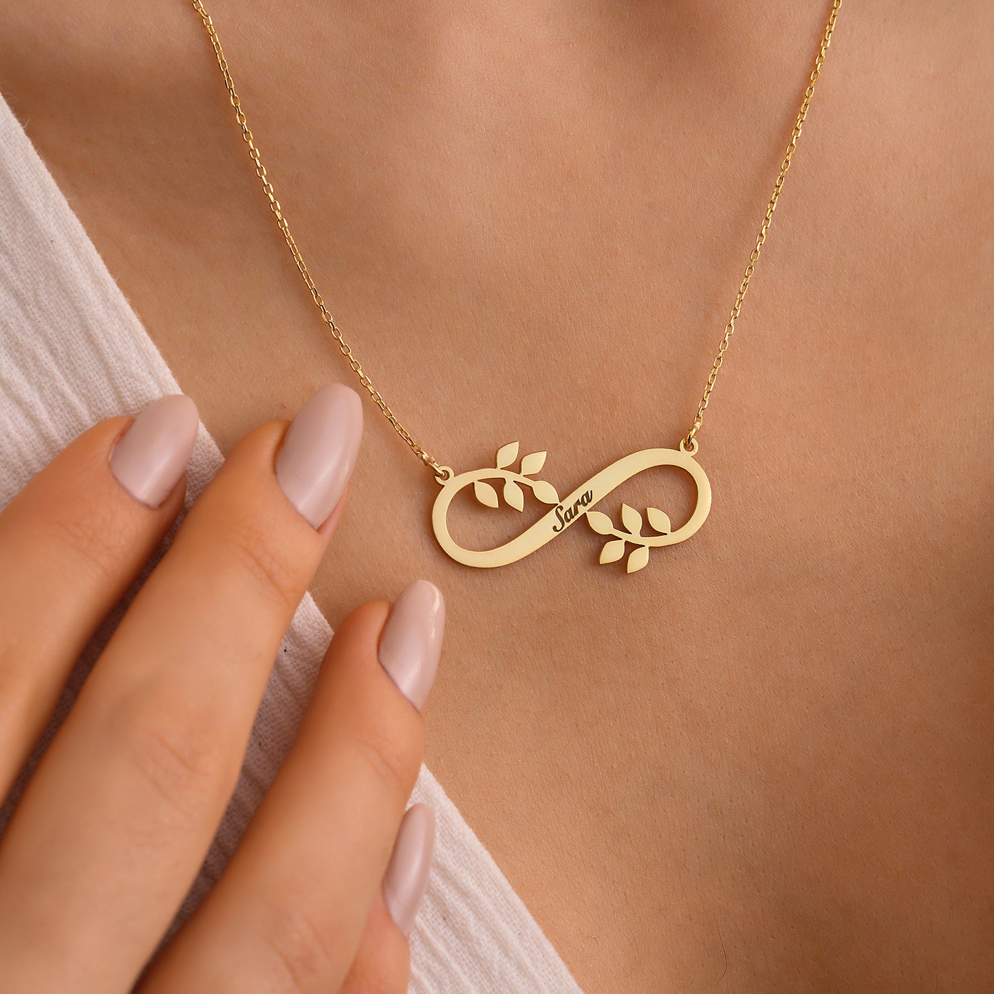 Engravable Infinity Necklace Model 3